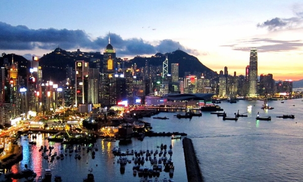 Гонконгская инвестиционная компания Victory Securities раскрывает комиссии биткоин и Ethereum ETF